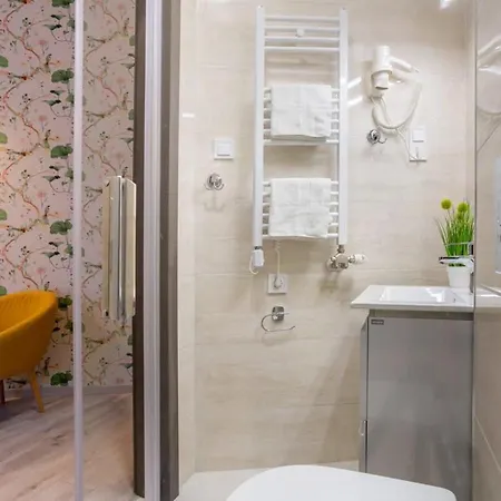 Ultra Sunny New בודפשט